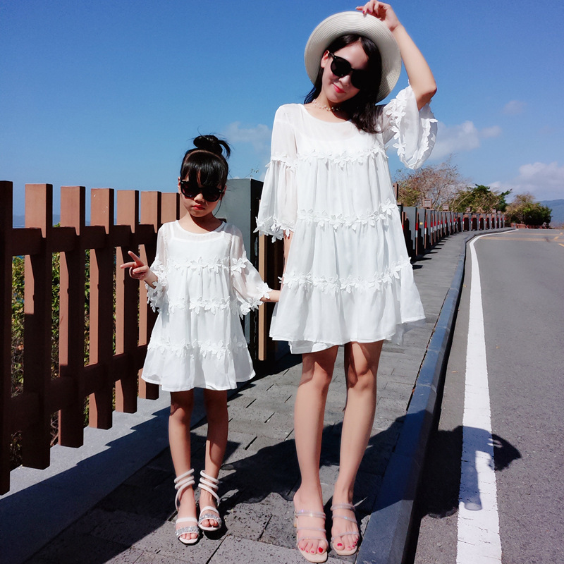 white matching dresses for mom and daughter