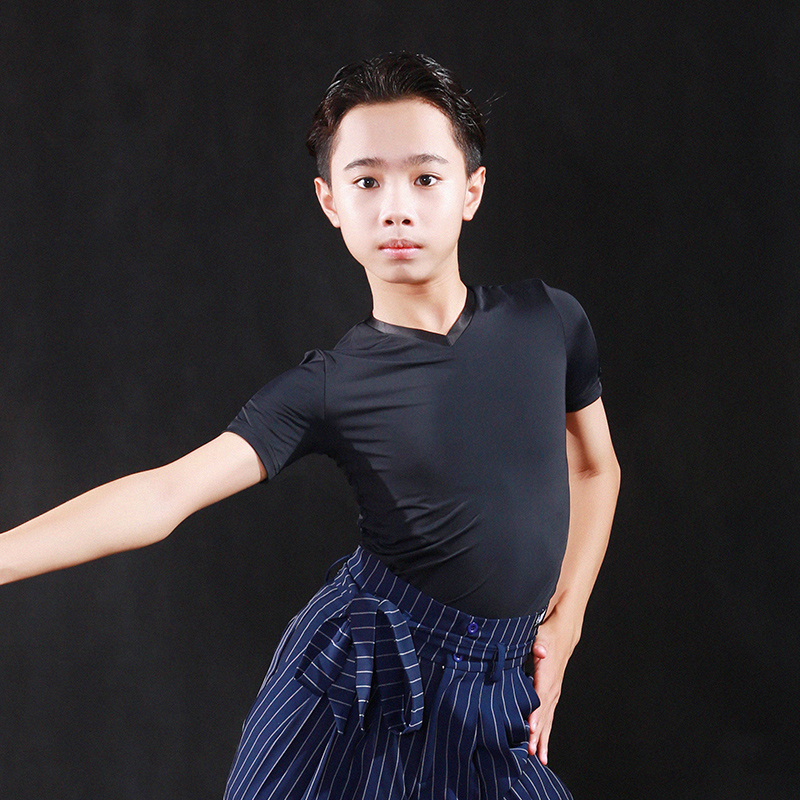 

2020 Latin Dance Tops For Boy Black V-Neck Shirts Latin Practice Clothes Cha Cha Rumba Samba Performance Clothes DQS4955, As picture