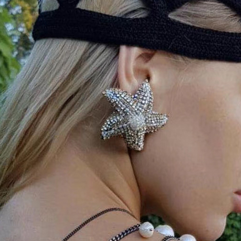 

Fashion five-pointed star alloy Diamond rhinestone starfish earrings female exaggerated temperament earrings