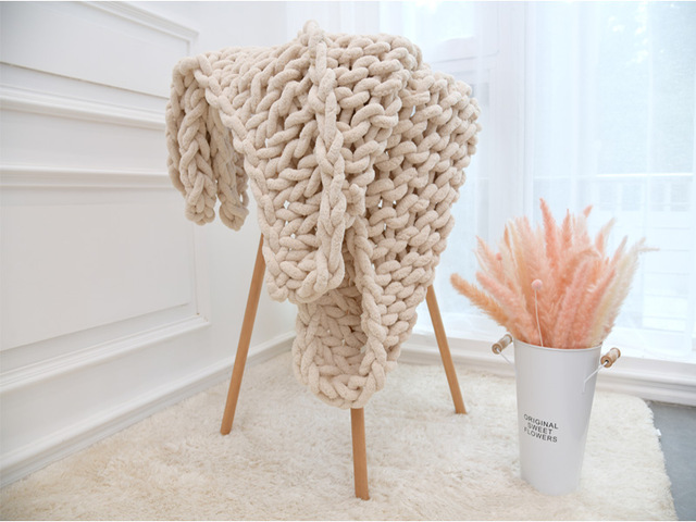 

Ins Nordic Fashion Hand Chunky Knitted Chenille Blanket Thick Yarn Wool-like Polyester Bulky Winter Soft Warm Knitted Blankets