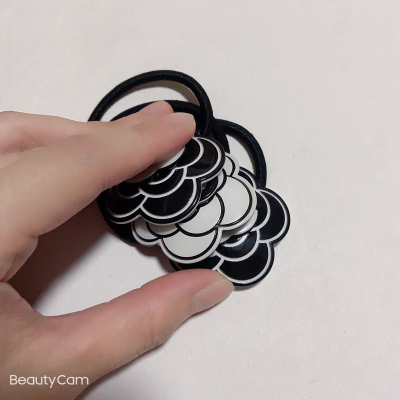 

Fashion black and white acrylic flower head rope rubber bands hair ring ponytail clip hairpin for ladies favorite headdress Jewelry Accessor, Pink