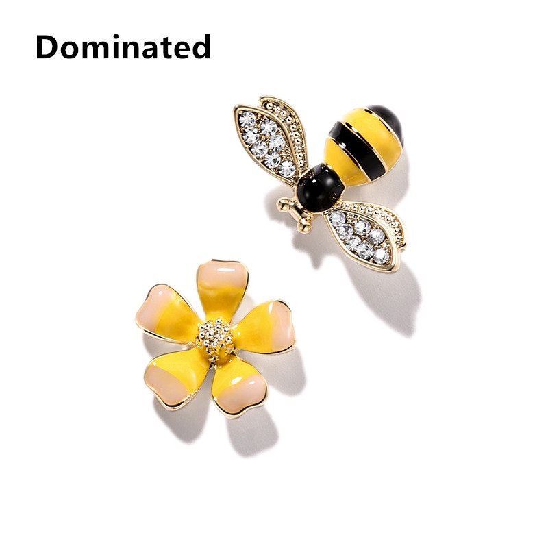 

Dominated Women Bee Ear Studs Sweet Beauty Simple Atmosphere Stud Earrings
