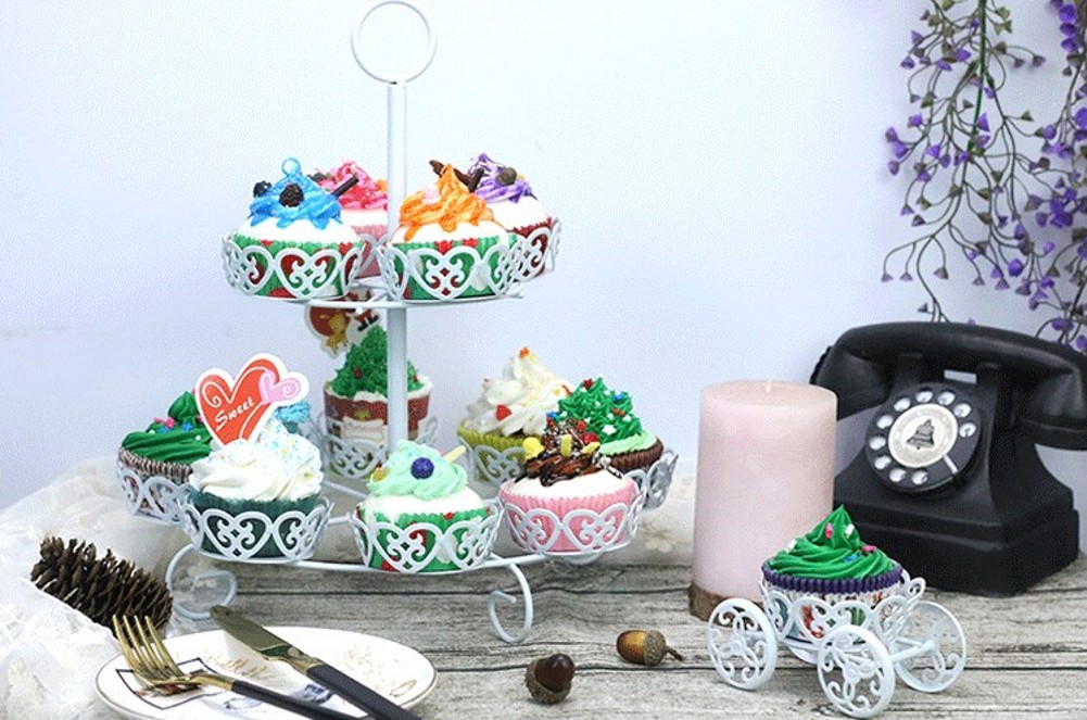 

New horse Carriage Cupcake Stand Muffin Ice Cream Pastry Baking Metal Wheel Cake Display Wedding Birthday Party Decorations supplies