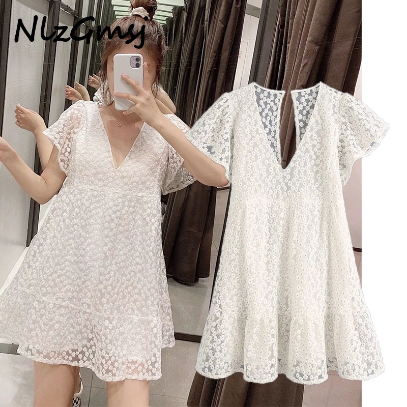 

Nlzgmsj Fashion women floral embroidery playsuit v neck backless short Sleeve buttons Female sexy beach playsuit, White