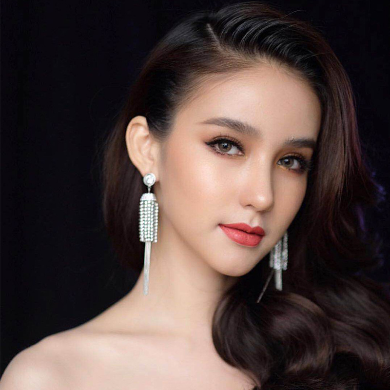 

Multi-layer tassel earrings with diamond claw chain Women's earrings Bohemia exaggerated