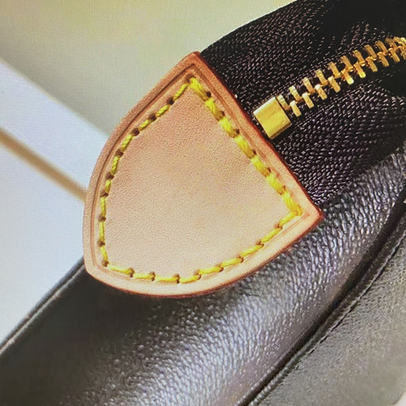 

Classic men's ands women's hand leather briefcase long wallet travel toiletries fashion designer M47542 waterproof canvas cosmetic bag, Size:26x20x5cm