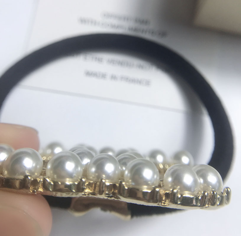 

Japan and South Korea Pearl Hair Rope Head Flower with Stamp Leather Tendons Hot Sell Tie Head Ball Hair Ring Decoration 4.5*3.5cm 4pcs/lot, Pink