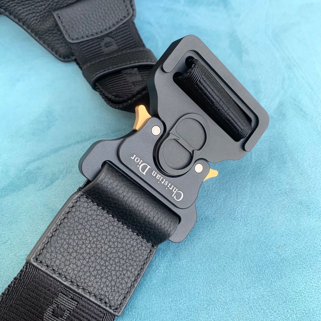 The 7A High End Custom Quality Adopts Grain Ox Leather To Meticulously