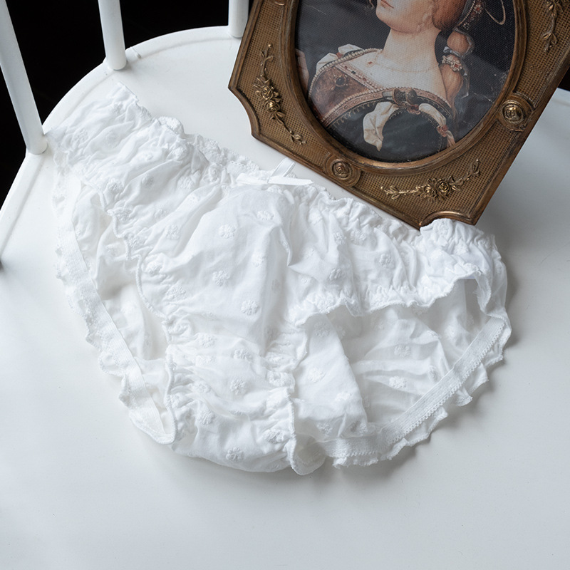 

2020 new arrival Japanese sweet girl underwear mid waist bottom pants Lace Sexy hip lifting cotton breathable women briefs thong, White