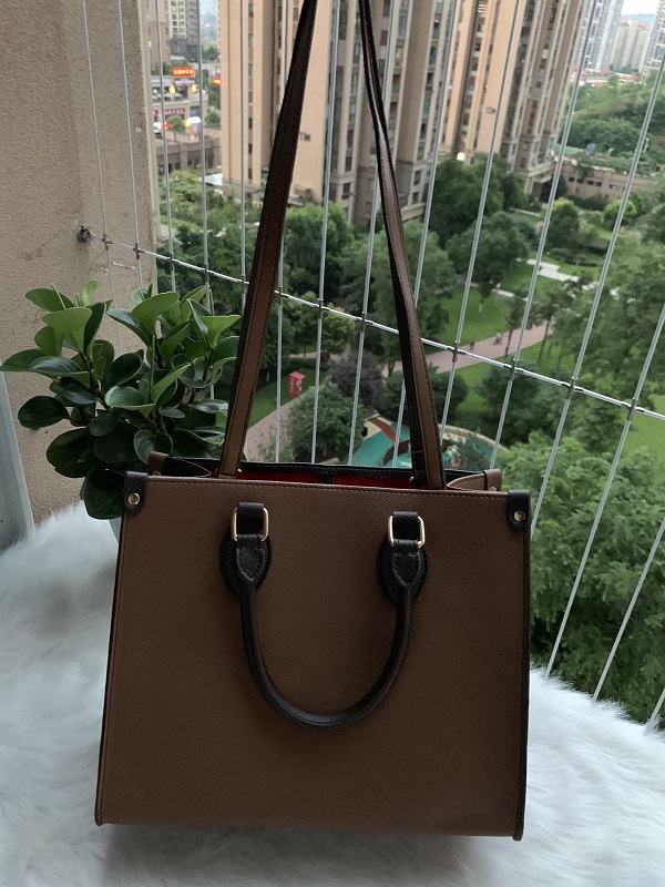designer handbags wholesale prices