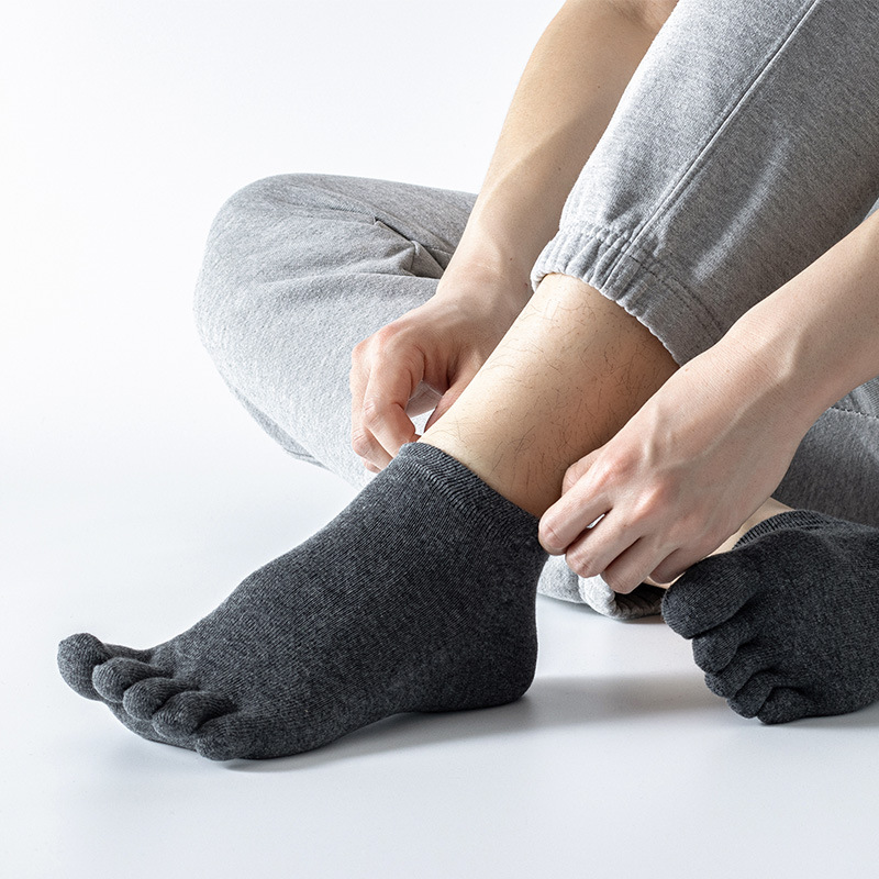 

New Men's Toe Socks Cotton Korean-Style Casual Toe Socks Comfortable Breathable Solid Color Fitness Running, Black