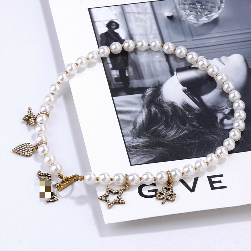 

2020CD letters love zircon star pearl necklace female noble personality star ins Internet celebrity same style, Packaging gift box a set of 【white]]