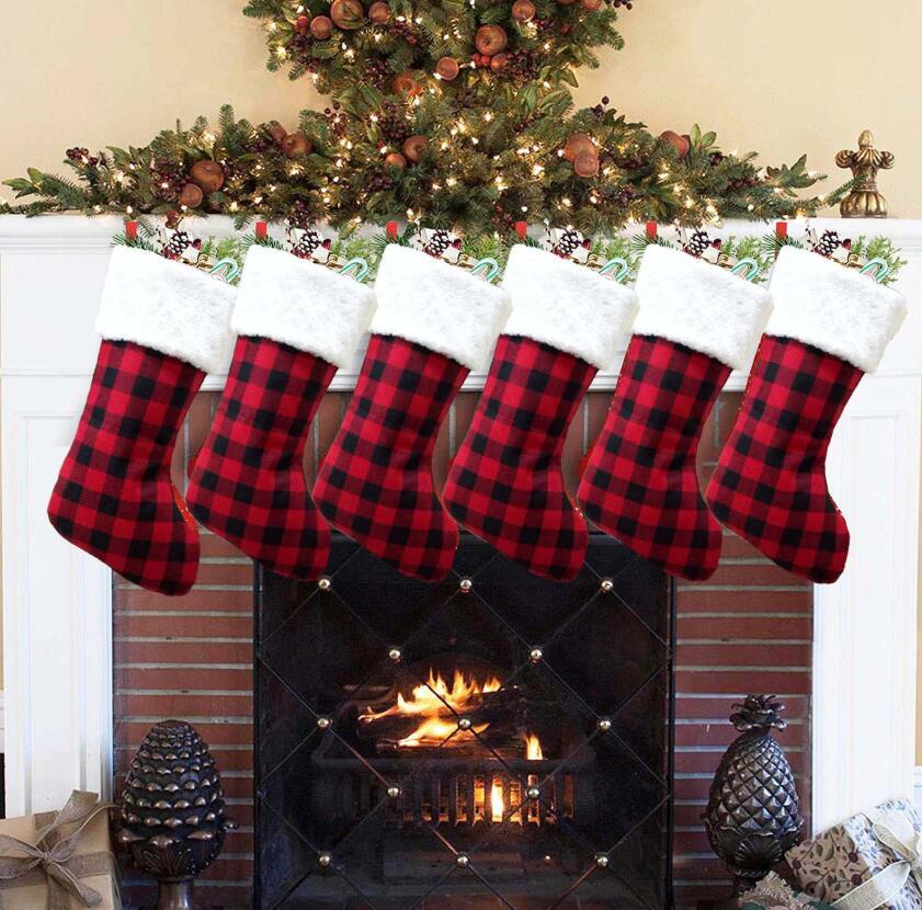 

2020 Spot wholesale delivery of Door-to-door Christmas gift bag Christmas door hanging decoration supplies plaid cloth Stocking gift bag