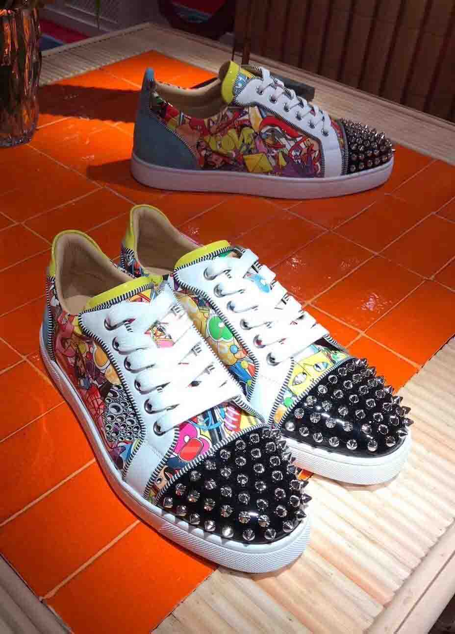 

Name-designer Super Loubi Print Casual Party Cool Graffiti Patent Leather Sneaker Mens Women Red Bottom Shoes Outdoor Trainers With Box