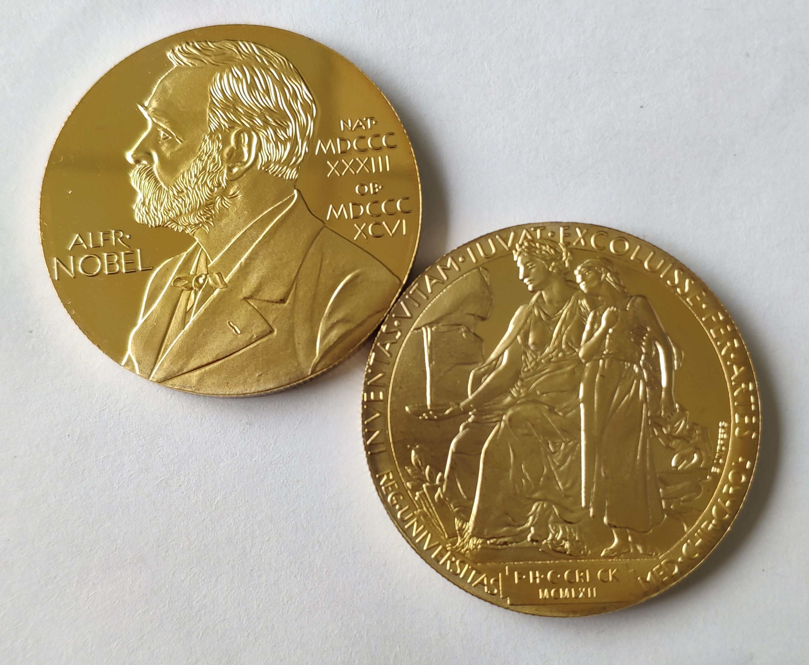 

Nobel Prize in Physiology Medicine Lenin Gold Plated Coin Nobel Medal Coins Collectibles Art Coins Collection 2pcs/lot Free shipping