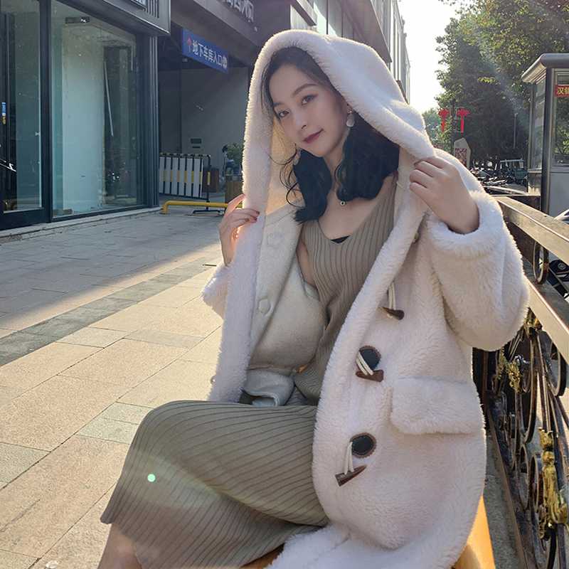 

Winter 2020 granular wool faux fur coat horn buckle mid-length casual fashion hooded coat sheep shearing loose warm women, Creamy-white