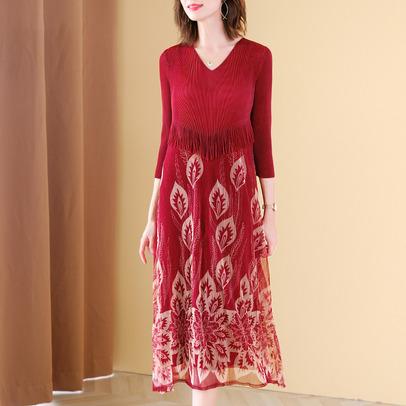 

Plus Size Dress Autumn For Women 45-75kg 2020 New Fashion Printed V Neck Three Quarter Sleeve Elastic Miyake Pleated Dress, Burgundy