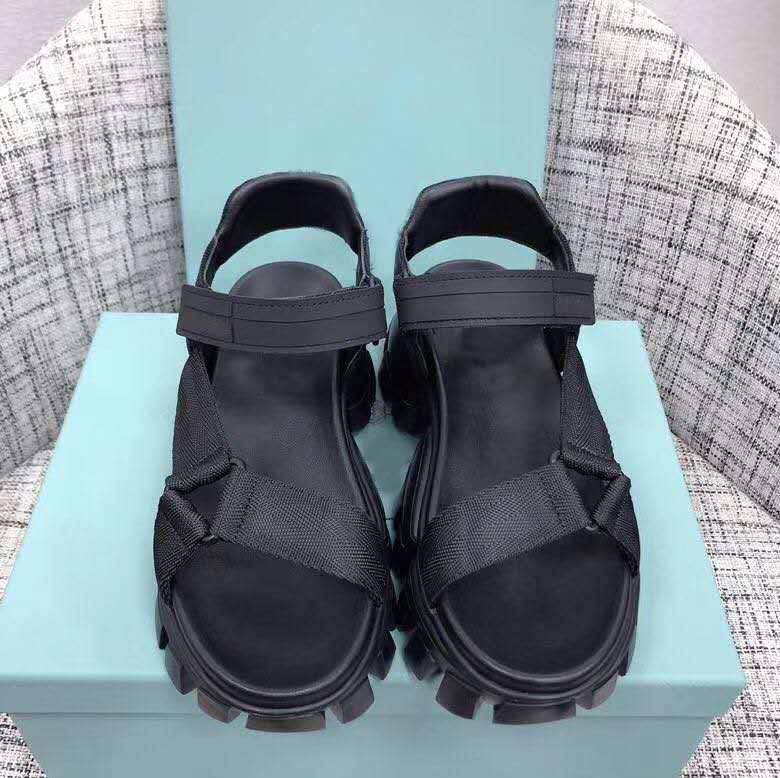 

2020 summer sandals luxury fashion women's platform sandals flat casual beach sandals designer style black white color dad shoes