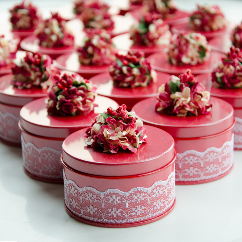 

Round Candy Box Wedding Tin plate candy box creative mariage Christening Birthday chocolate Gift Bags Wrapping Supplies