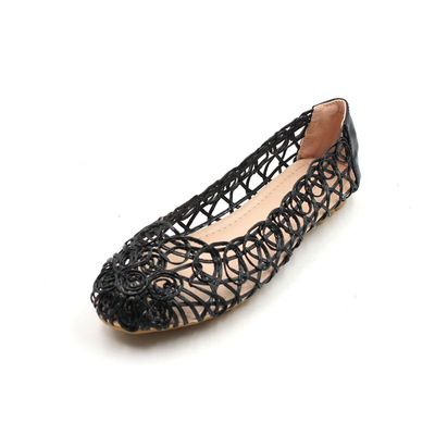 

2020 summer casual breathable round toe woven hollow soft bottom all-match flat-bottomed large size sandals are half the size, Black