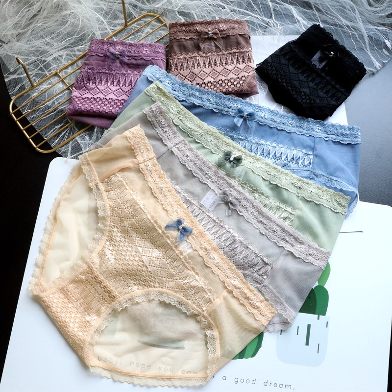 

High elasticity thin mesh yarn front crotch seamless nylon ice silk girl lace panties feminine transparent panties, Black