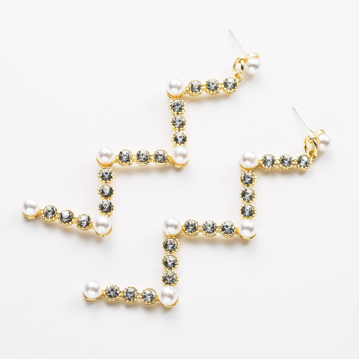 

Fashionable Style right-angle curved diamond inlaid pearl personalized geometric earrings female super fairy temperament earrings street