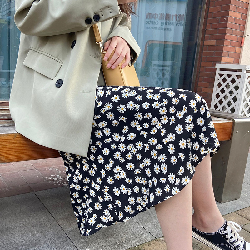 

ZCSMLL Half-length Skirt Female Summer Daisy 2020 New High and Thin Korean Retro Loose Mid-length Chiffon Skirt, Black