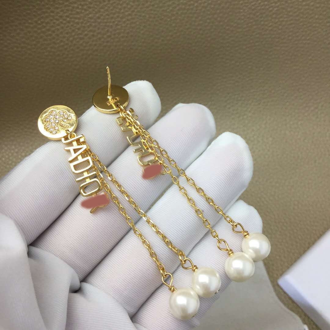 

D home letter tassel pearl earrings female Dijia 19 new letter pearl earrings Clover tassel earrings