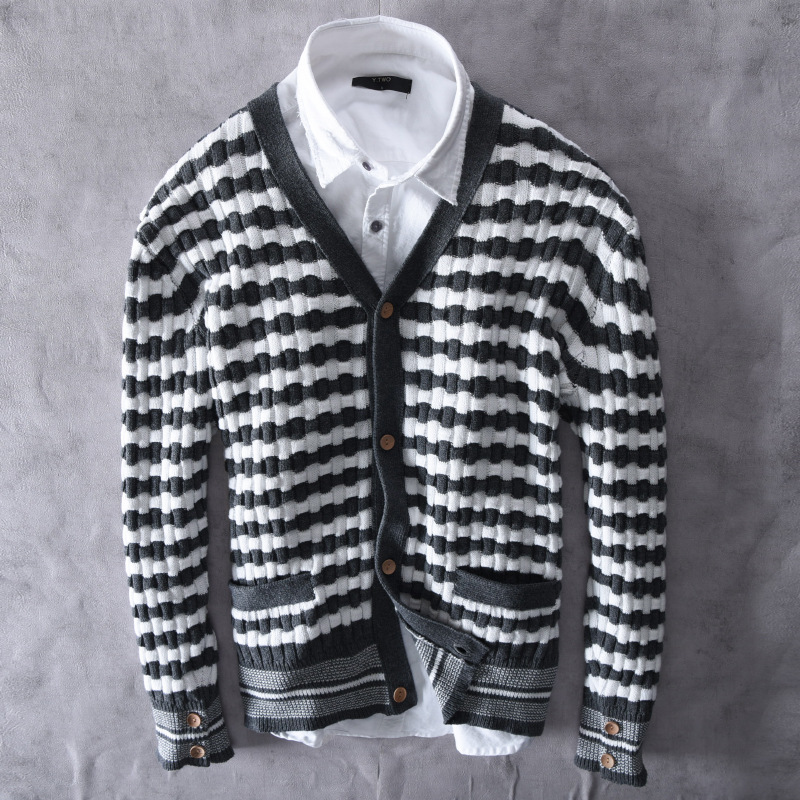 

2020 autumn selling Cardigan Sweater Men's fashion college style loose Korean version, Blue and white stripe