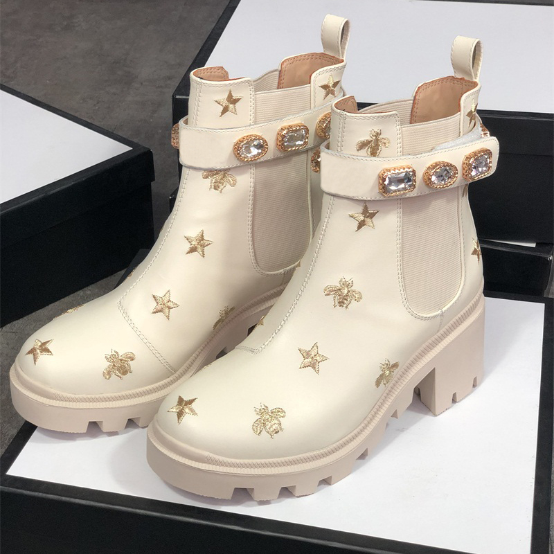 

Women Embroidered Leather Ankle Boot Martin Desert Boot Flamingos Love Arrow 100% Real Leather Medal Coarse Non-Slip Shoes Size US5-11, Black