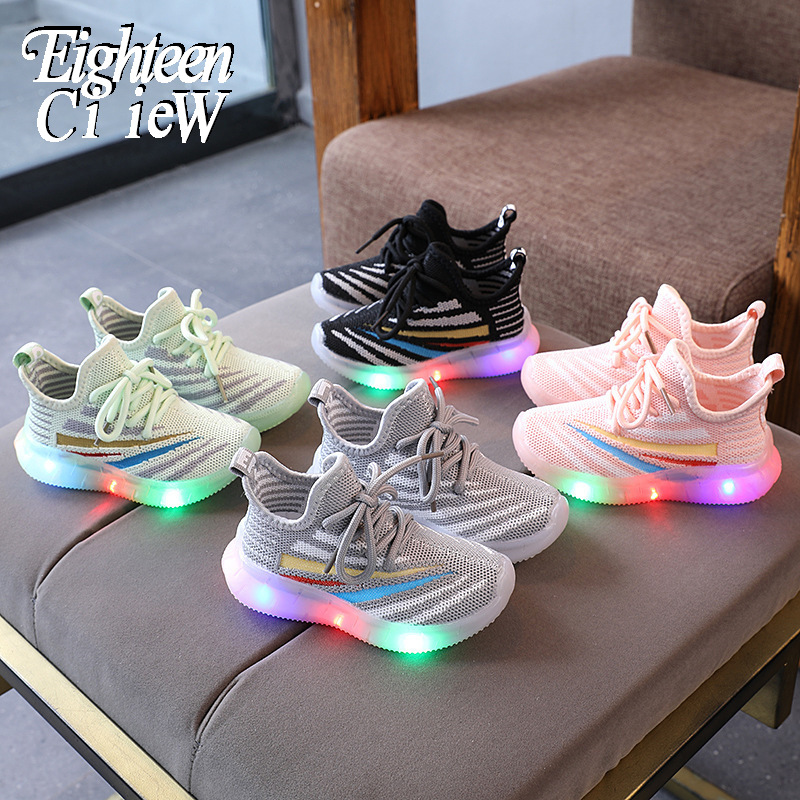 

New Children's Breathable Light Up Sneakers Kids Fashion Small Daisy Soft Bottom Non-slip Coconut Shoes Boys Girls Glowing Shoes, Black