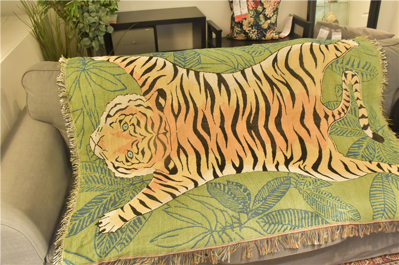 

Nordic Creative Tiger Throw Blanket Soft Tapestry Leaves Blanket Mat Decor Multifunction Animal Sofa Covers Dust Cover Blankets