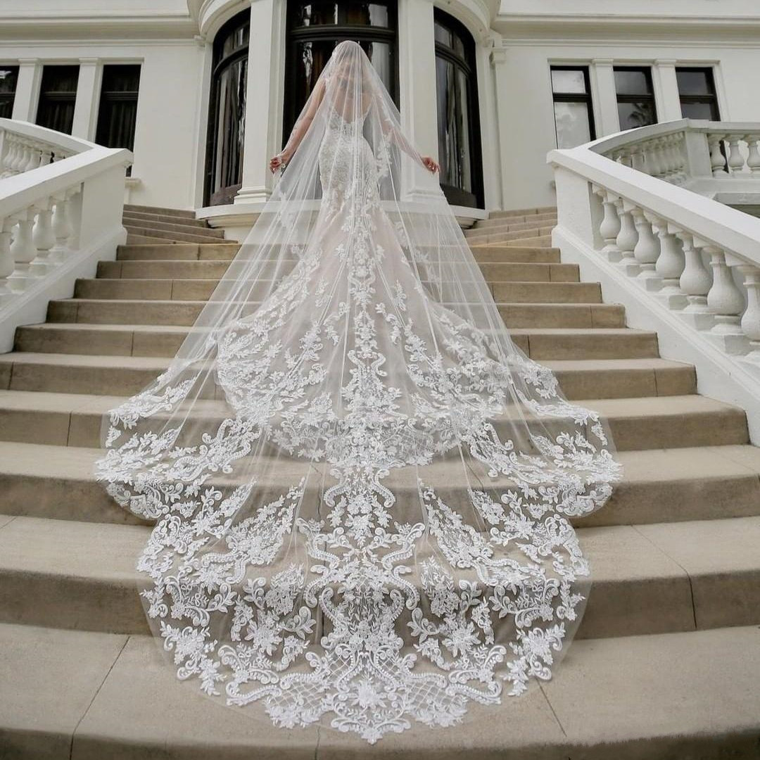 

2020 Fashion Wedding Veils 3M Long Cathedral Length One Layer Lace Appliqued Edge Tulle Bridal Veil For Women Hair Accessories, White