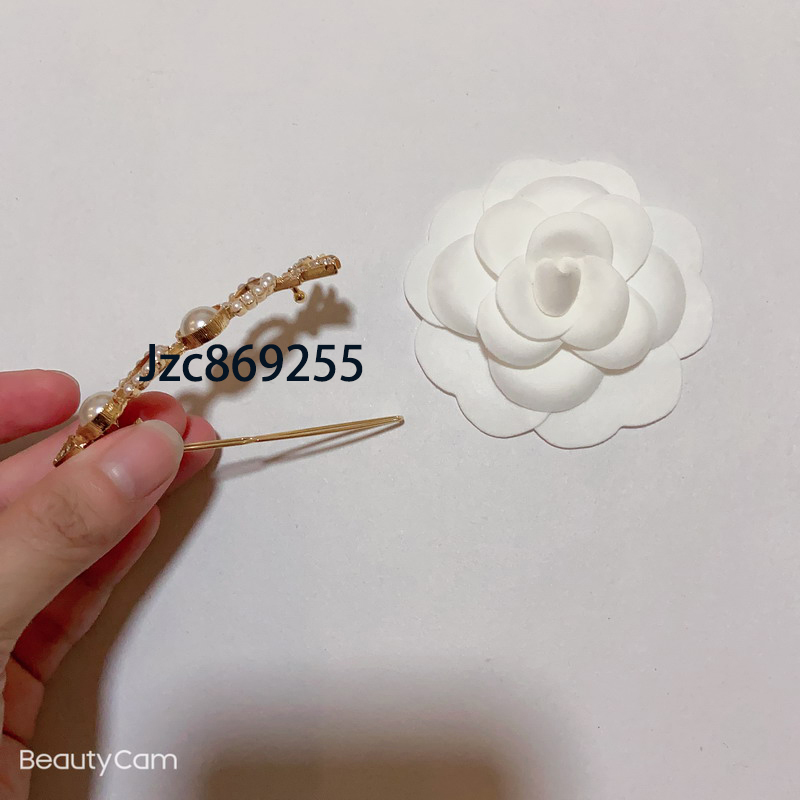 

Fashion Classic Alloy Pearl Frog Clip one word clip C symbol hairpin bangs clip for Ladies collection luxurious items head accessory, Golden;silver