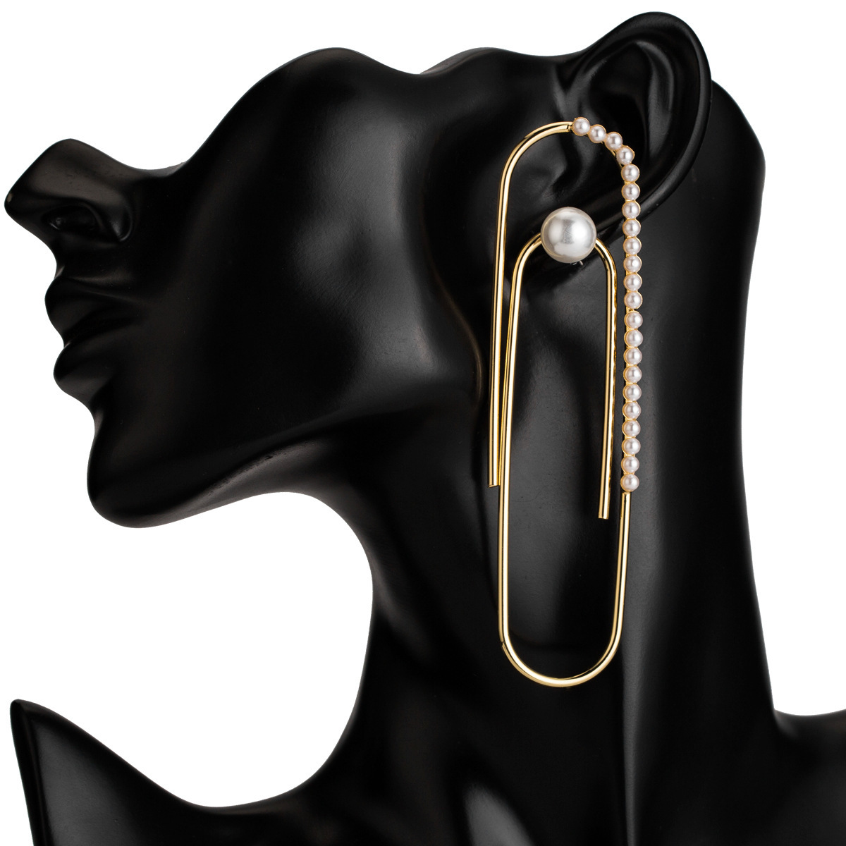 

Exaggerated alloy paper clip shape imitation pearl earrings female single style