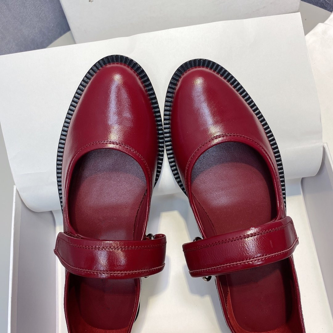 lovely shoes wholesale