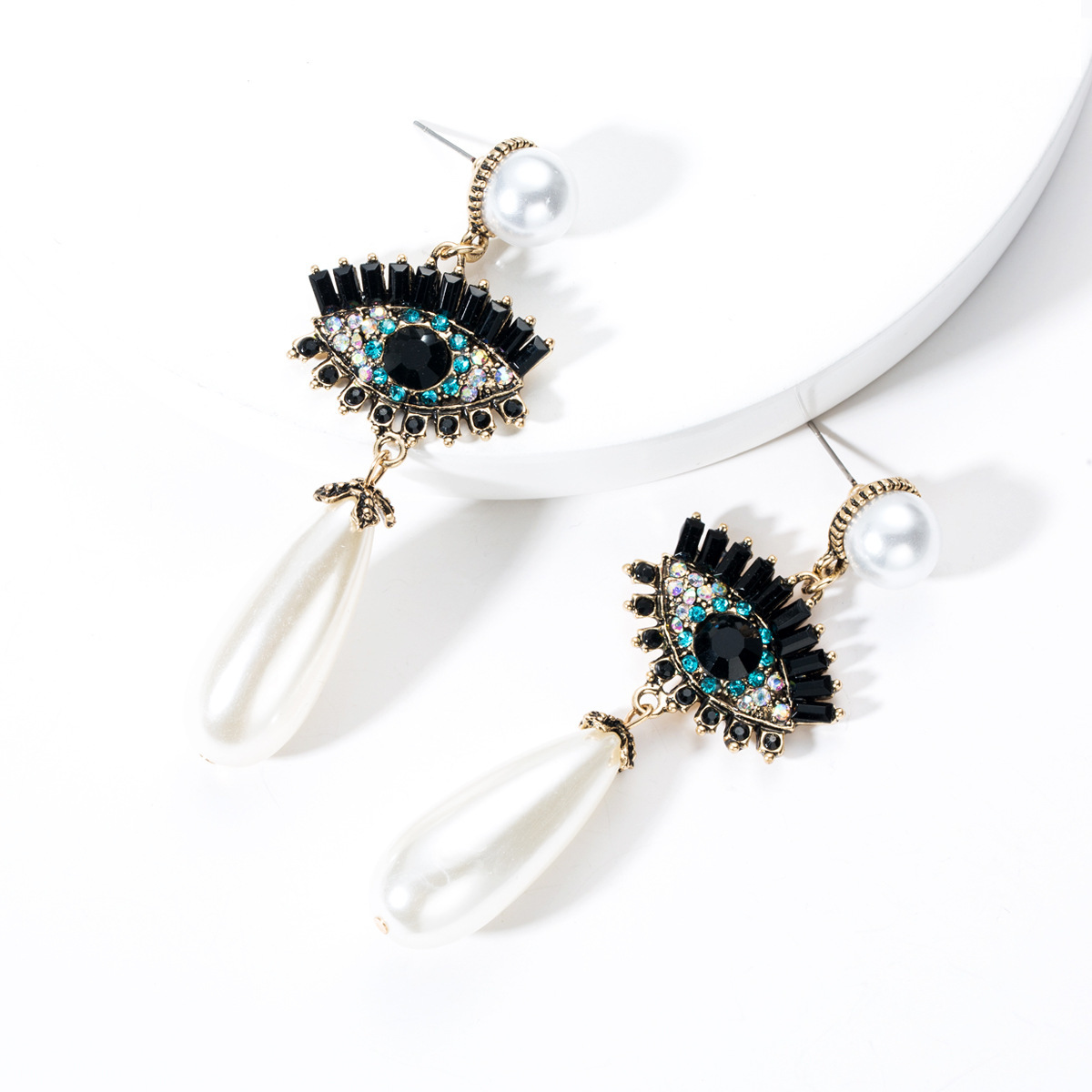 

Exaggerated acrylic diamond eyes pearl earring earrings female temperament personalized earring earrings