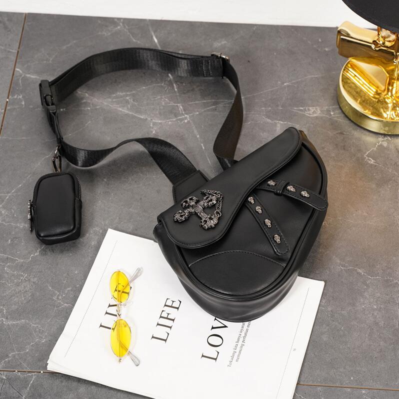 

wholesale men handbag street trend rivet punk shoulder bag outdoor leisure leather cycling bag personalized chain decoration men chest bag