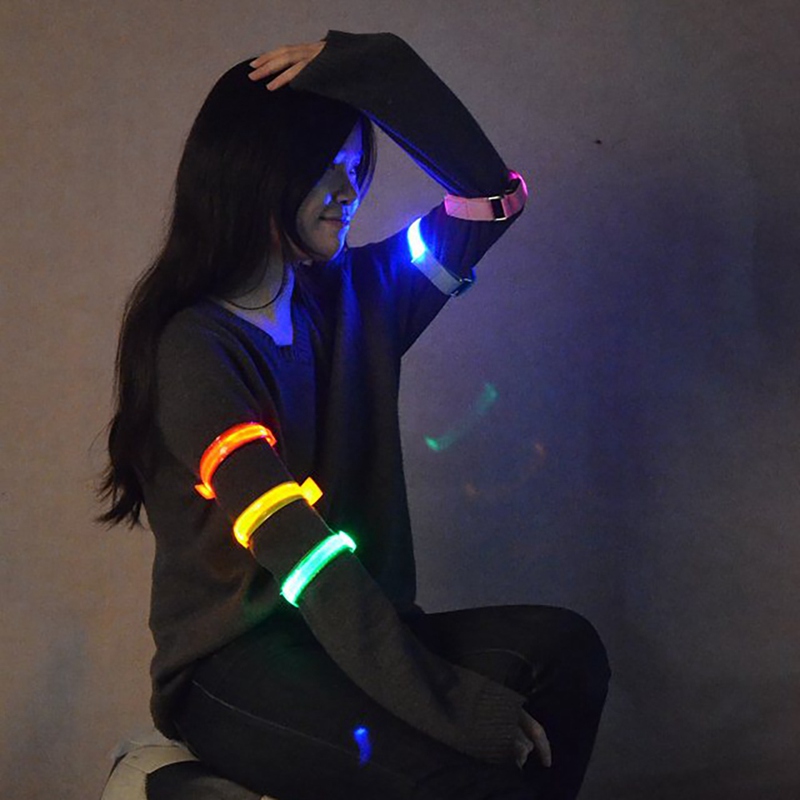 

Running LED Light Armband Charging LED Light Bracelet Night Running Signal Wristband Reflective Outdoor Fashion Essentials