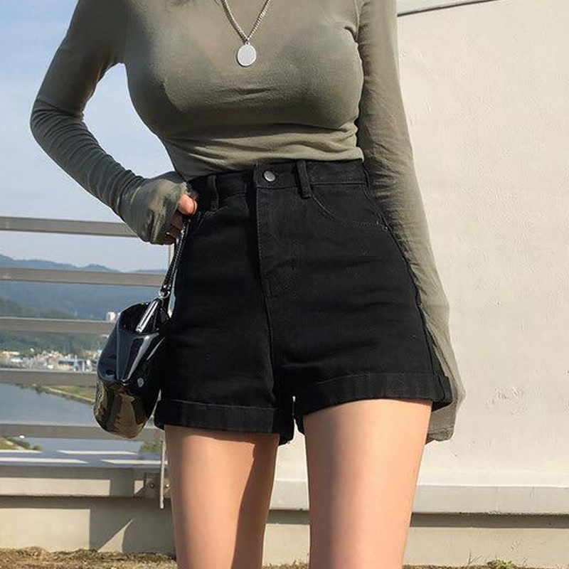 black hot pants new look