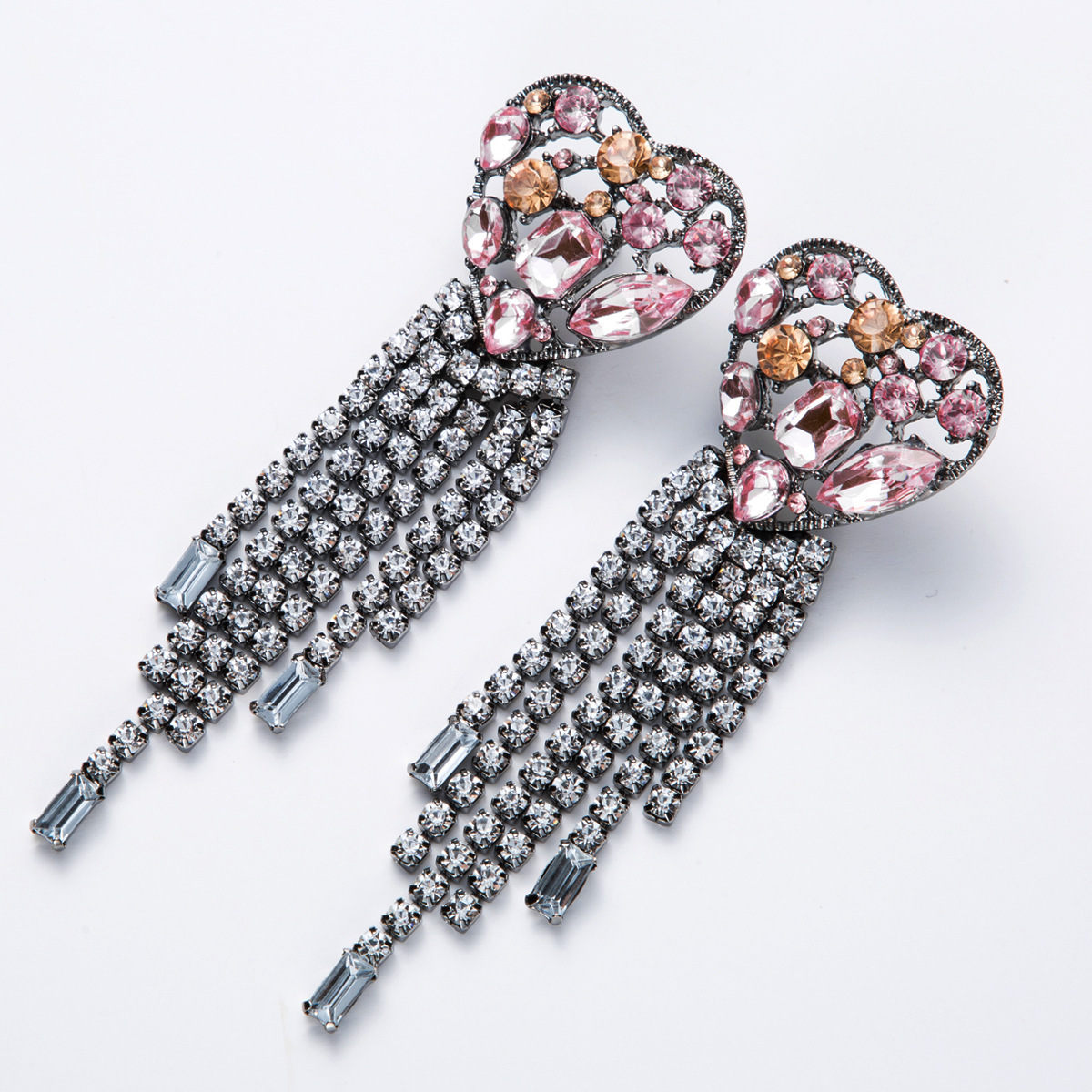

New exaggerated love-shaped acrylic diamond long tassel earrings female full diamond earrings