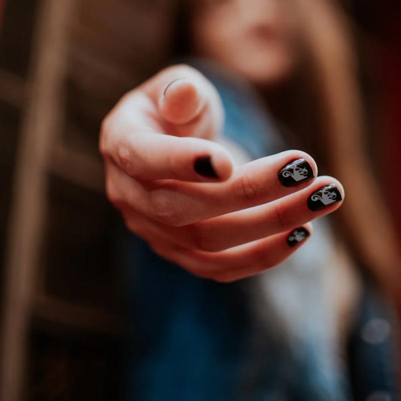 

2Pcs Nail Stamping Plates Nail Stamp Templates with Flower for DIY Projects