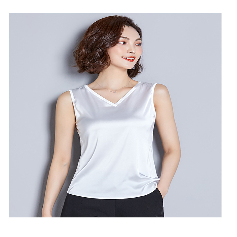 

New all-match V-neck silk camisole ladies mulberry silk sleeveless top Slim slimming bottoming shirt, Black