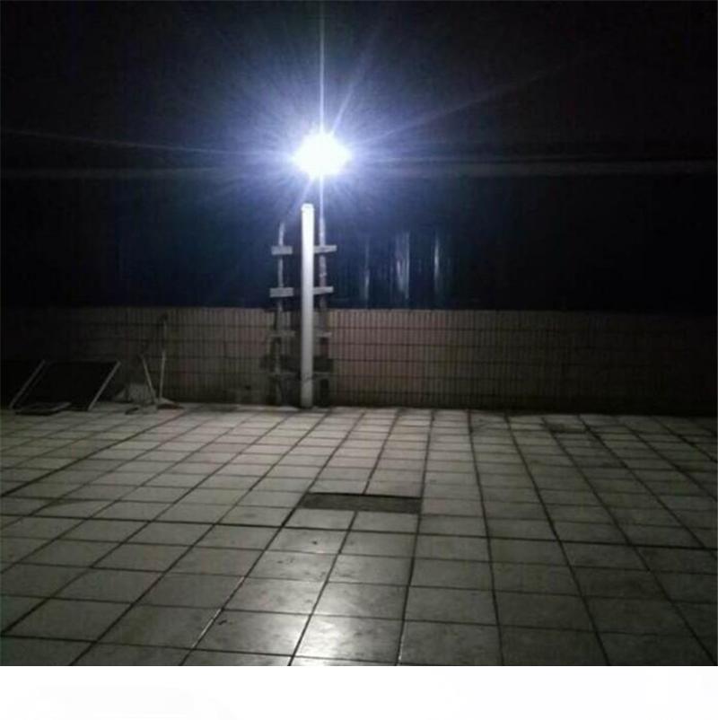 

Solar LED Street Light Solar Powered Flood Lights 30W 30LEDs Security Lighting with Pole and Remote Control