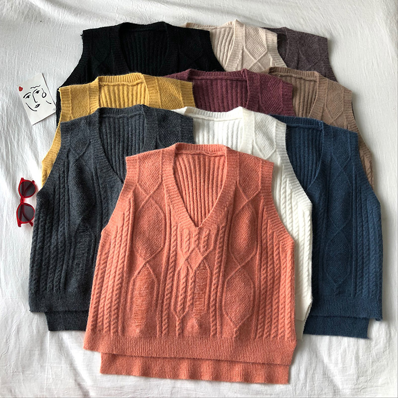 

Sleeveless Solid Color V-neck Knitted Sweater Vest Women Fashion Twist Loose Stitching Side Split Sweater Vest Female, Beige