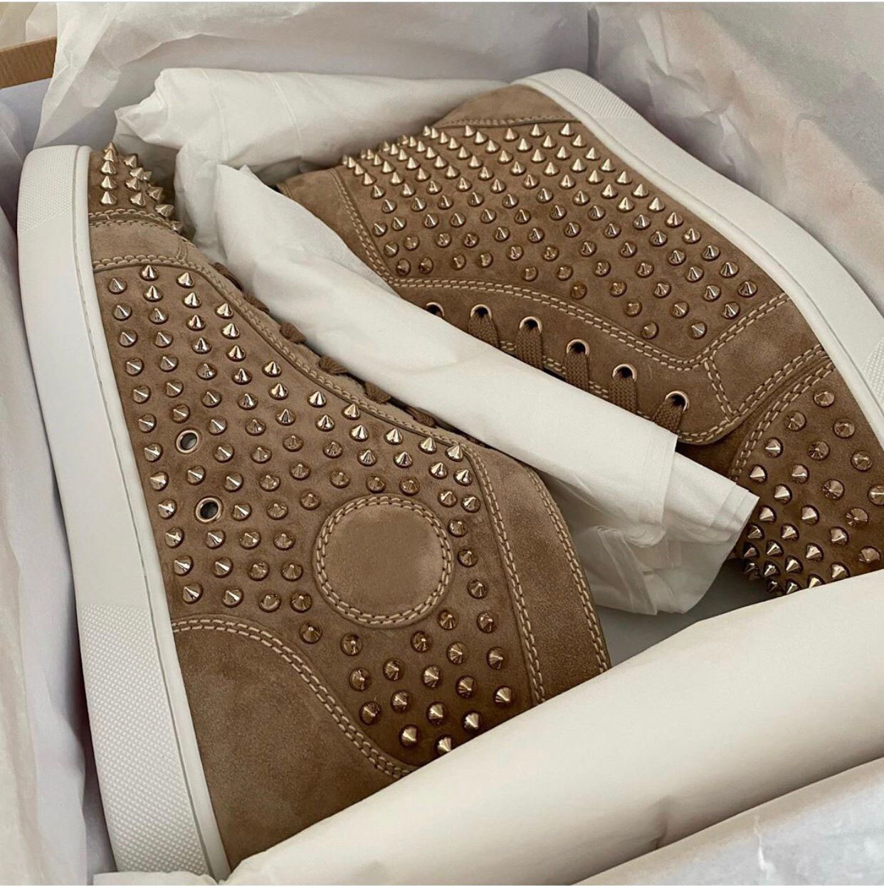 

Designers Sneakers Shoes Comfort High Top Red Bottom Men's Casual Shoes Fashion Studs Skateboarding Brand Discount Luxury Party Dress