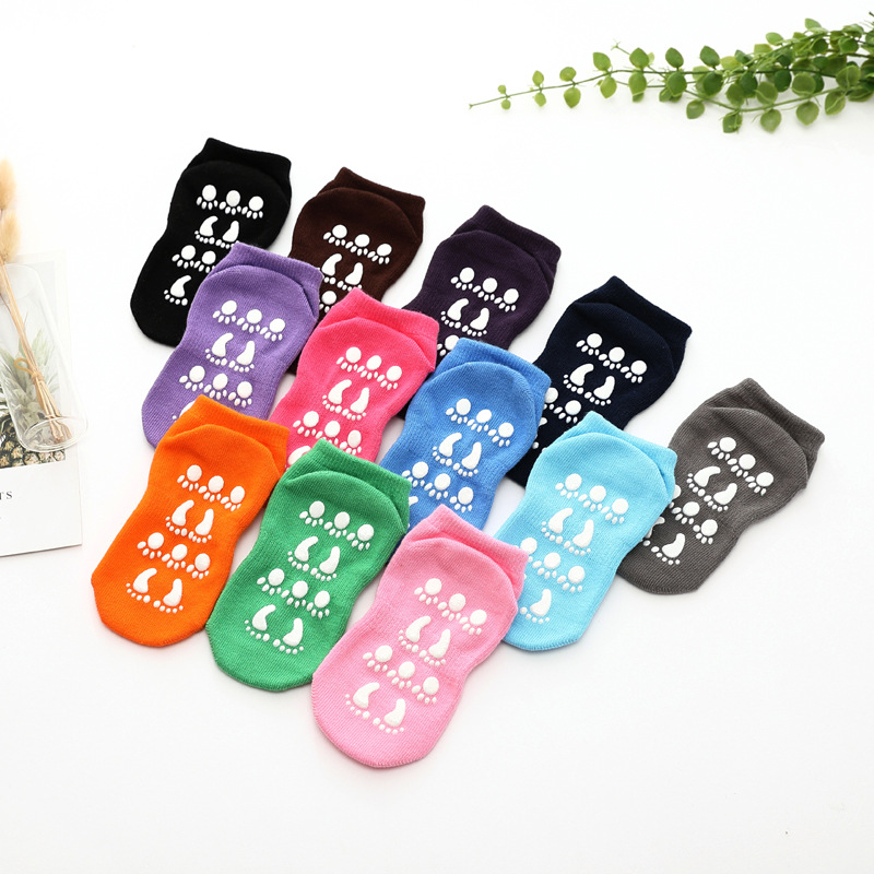 

Breathable Anti-skip Socks Floor Socks Trampoline Cotton Indoor Activities for Kids Girls Boys Adults Short, Type1