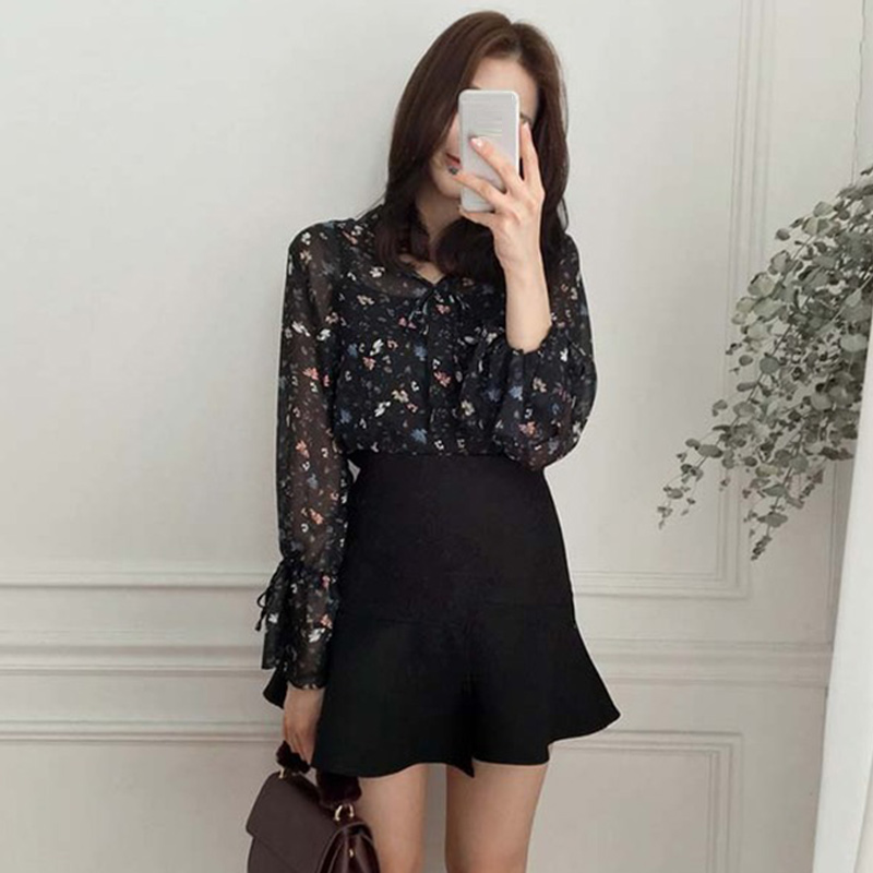 

Spring Basic Shirts Blouses Women Japan Preppy Styel Cute Sweet Girls Black White Floral Printed Ruffled Bow Tie Top Shirt