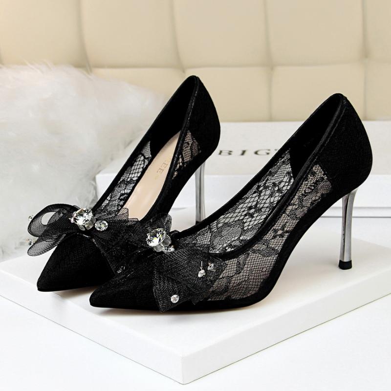 

Korean Women's Shoes Metal Heel Thin Heel High Shallow Mouth Pointed Mesh Hollow Lace Rhinestone Bow Bow Single Shoes, Red