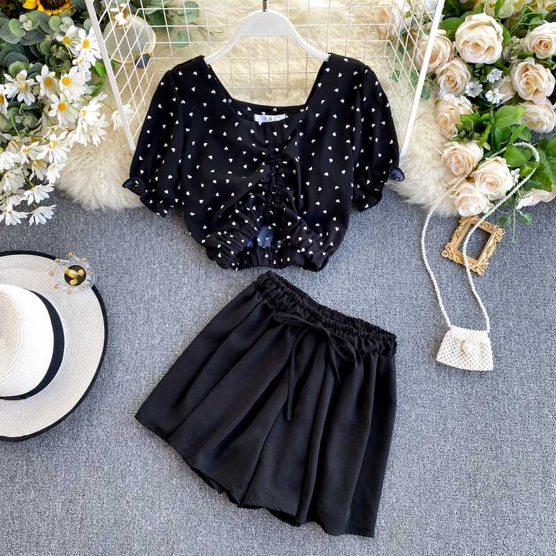 

Short Sleeve Crop Top And Short Pants Women Two Piece Outfits Summer 2020 New Fashion Ladies Causal Suits Set Korean Clothes